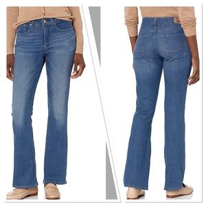 Levi Strauss & Co. Gold Label Women's Totally Shaping Bootcut Jeans. Size 2S